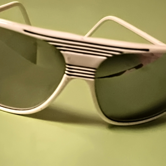 VTG LEISURE TIME SPORT USA COOL GUY MIRRORED LENSE SUNGLASSES IN WHITE - Picture 6 of 9